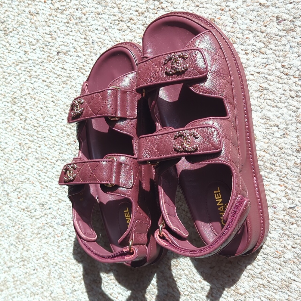 CHANEL Burgundy leather Dad sandals - Picture 16 of 17